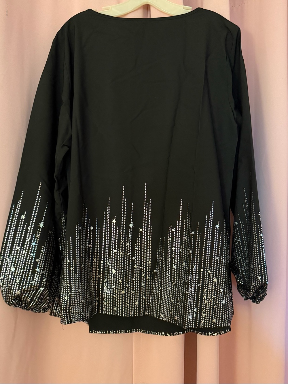BloomChic Black Long-Sleeve Keyhole Top with Starburst Design - Size 18/20 - Picture 3 of 10